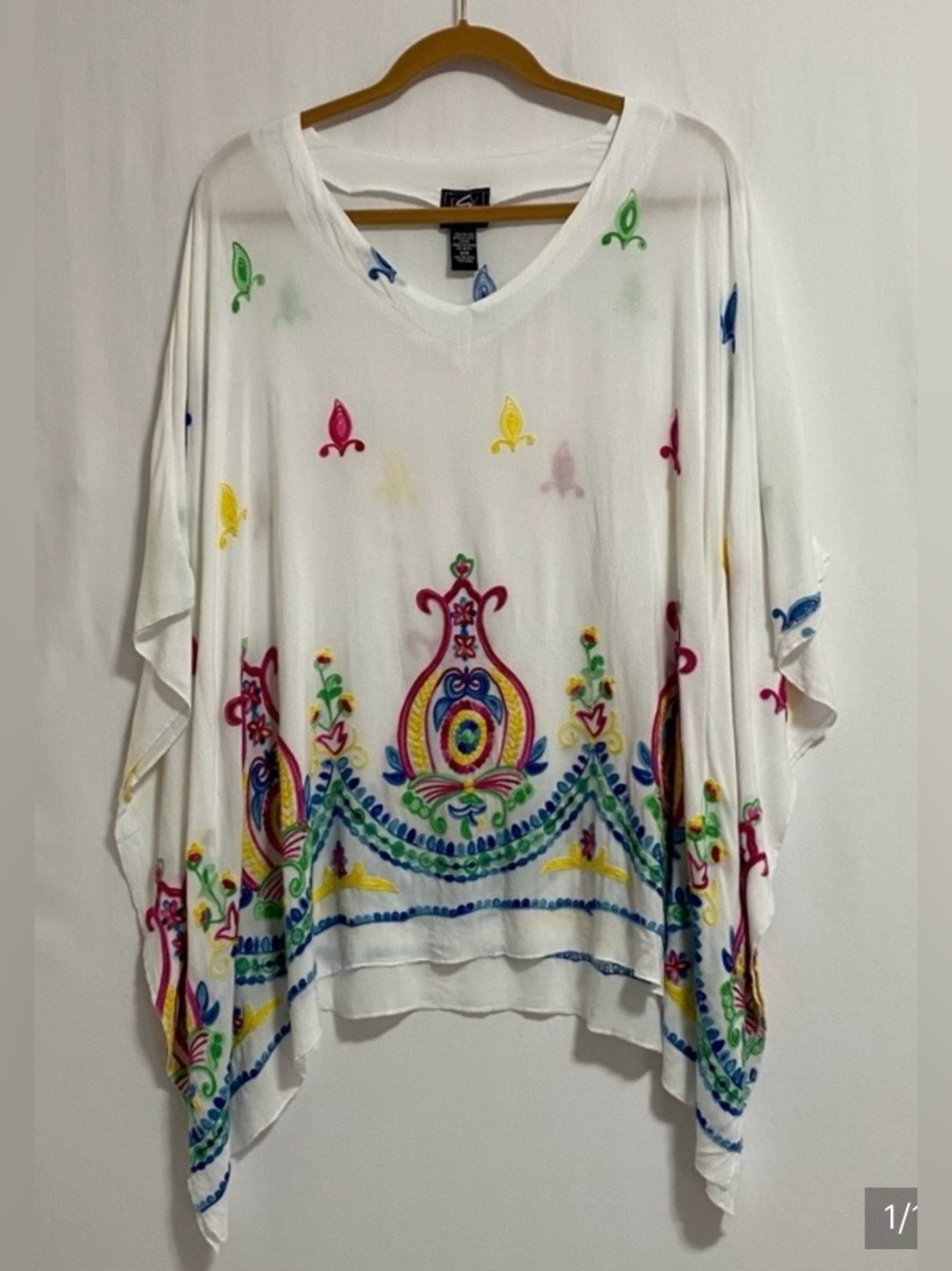 Studio Y White V-Neck Tunic with Multicolor Embroidery